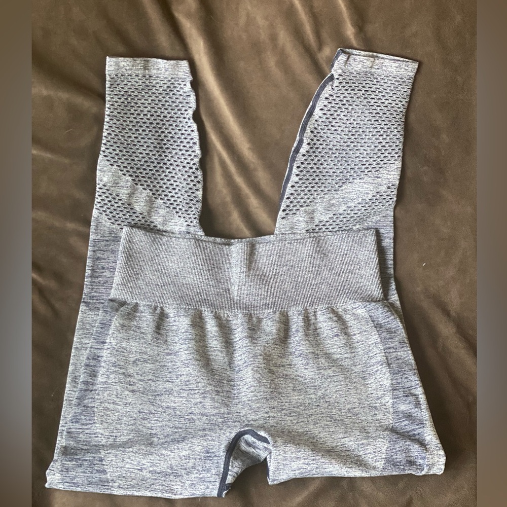 PINK Victoria Secret Active Yoga Leggings Navy Design Sz Medium Cutouts at calf - Picture 6 of 6